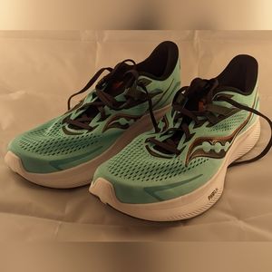 Men's Saucony Ride 15 Size 10.5